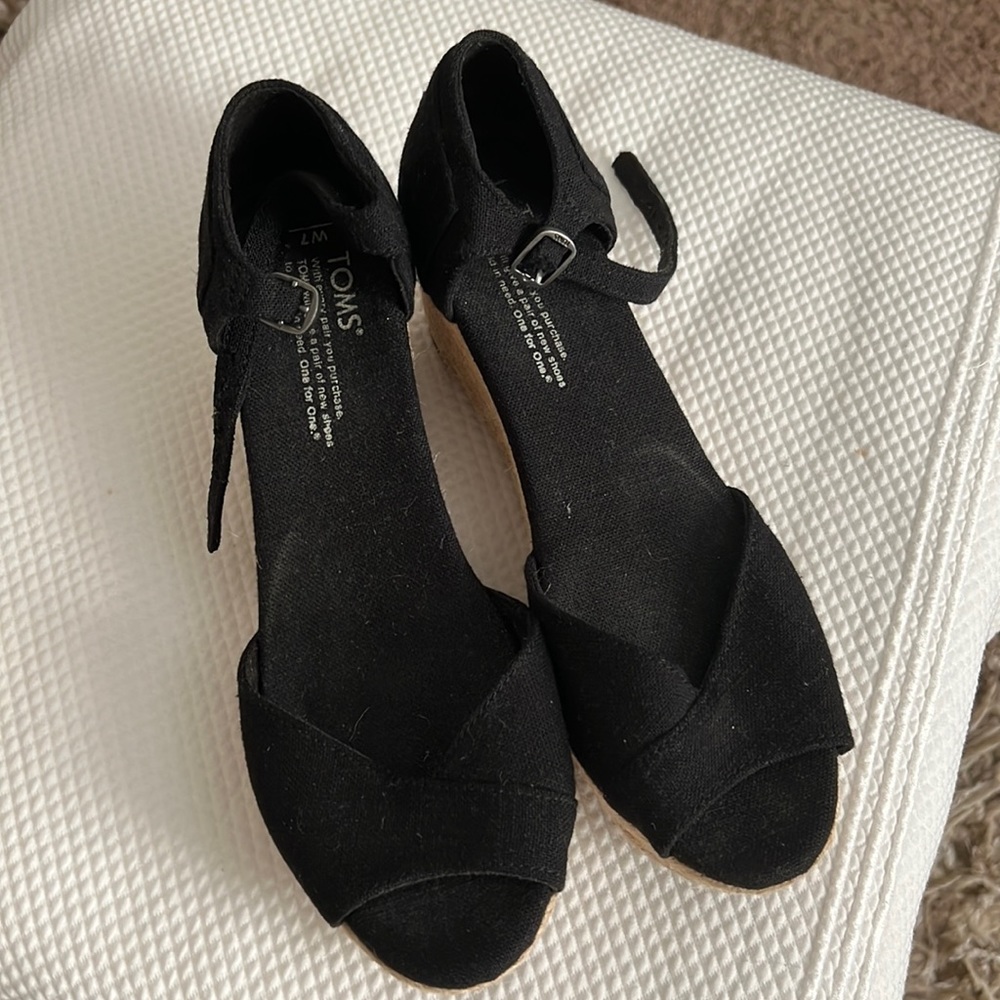 Tom’s sandals
